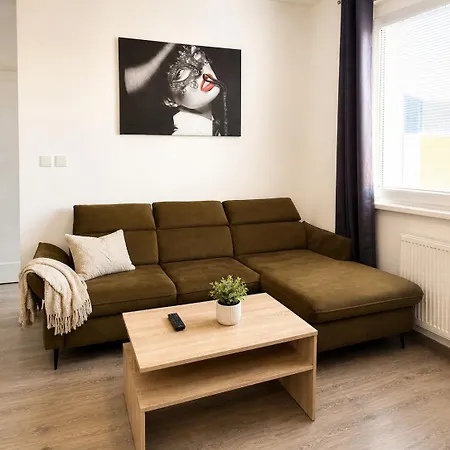 Apartmán Centrum Bb S Balkonom A Parkovanim